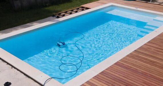 Zu sehen ist Bild 1 zum Beitrag mit dem Thema: Gartenpool verkleiden - Ideen für schöne Poollandschaften