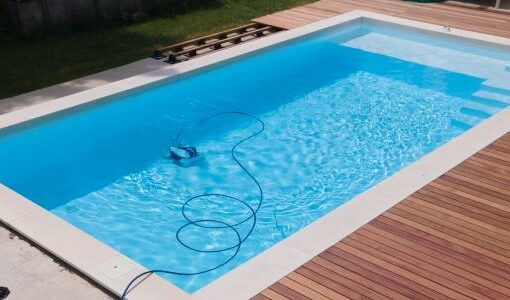 Zu sehen ist Bild 1 zum Beitrag mit dem Thema: Gartenpool verkleiden - Ideen für schöne Poollandschaften