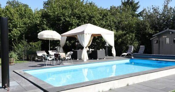Zu sehen ist Bild 1 zum Beitrag mit dem Thema: Moderne Gärten mit Pool