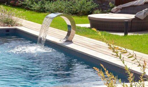 Zu sehen ist Bild 1 zum Beitrag mit dem Thema: Pool im Garten Kosten & Ratgeber
