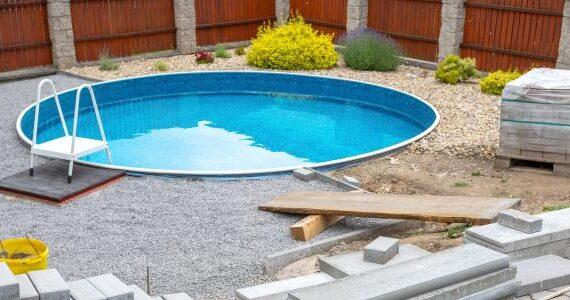 Zu sehen ist Bild 1 zum Beitrag mit dem Thema: Pool im Garten integrieren